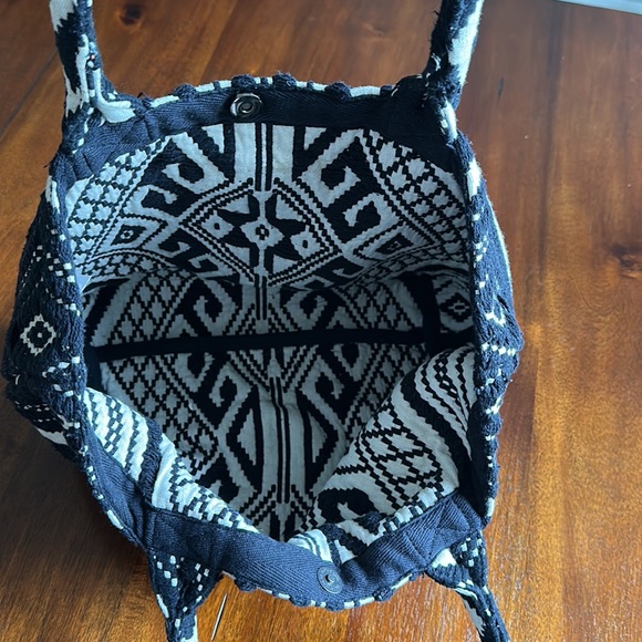 Loft Textured Bag Southwest Inspired Pattern - Picture 7 of 8